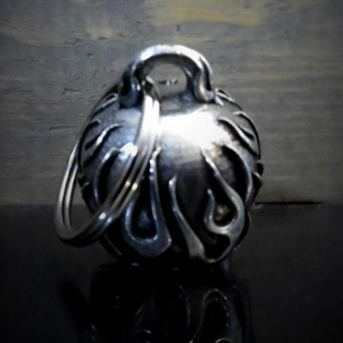 Daniel Smart Flame Skull Bell